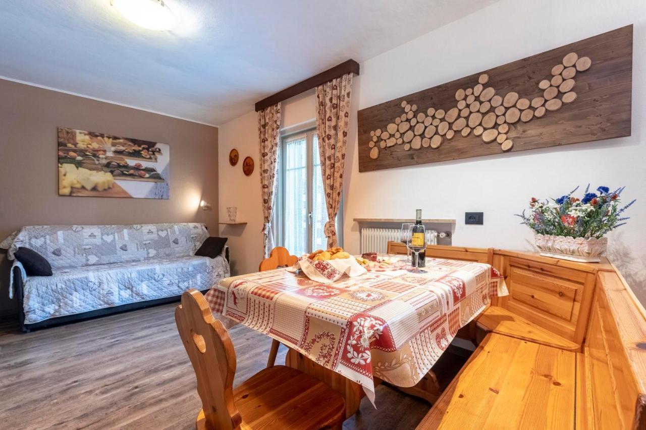 Appartamenti Residence La Roggia Pozza di Fassa Exterior foto