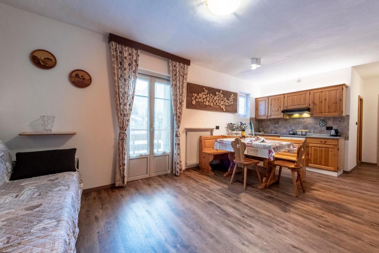 Appartamenti Residence La Roggia Pozza di Fassa Exterior foto